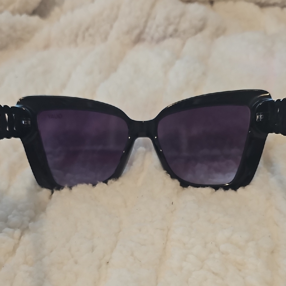 Quay Australia Chain Reaction Black Sunglasses - Picture 5 of 8